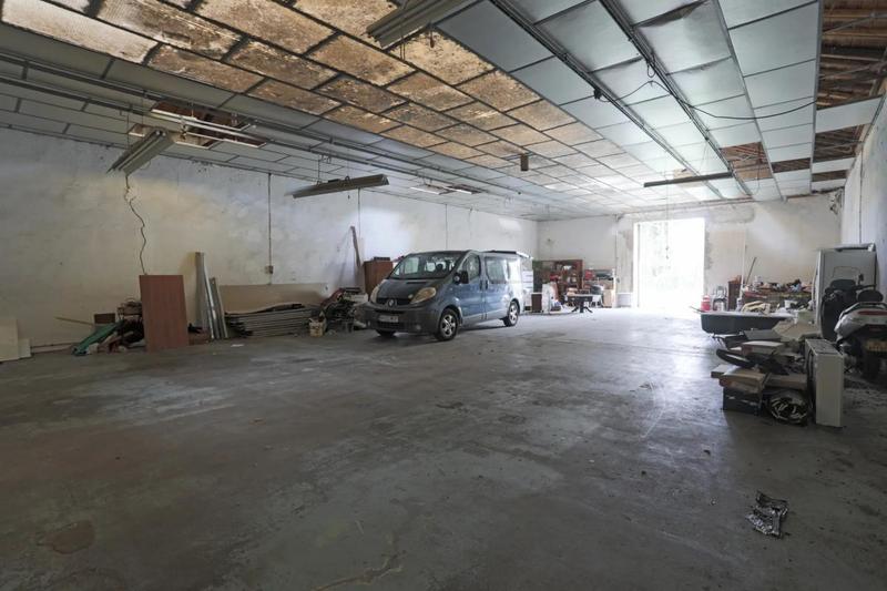 Maison - 250 m² - 7 pièces