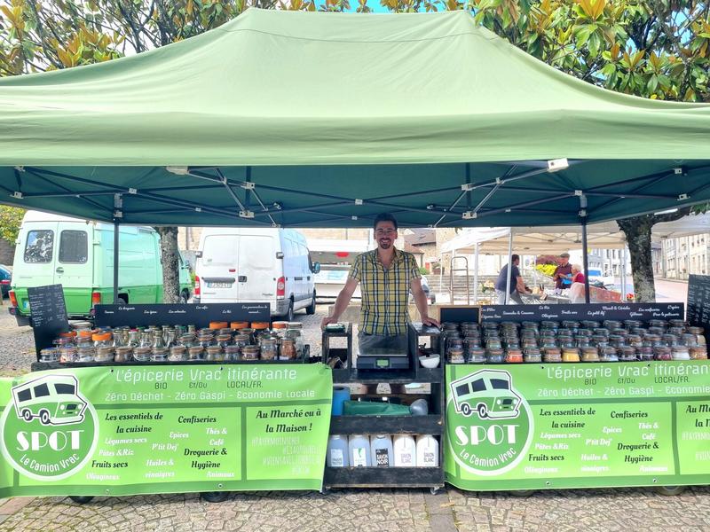 Marché hebdomadaire de Sauviat sur Vige
