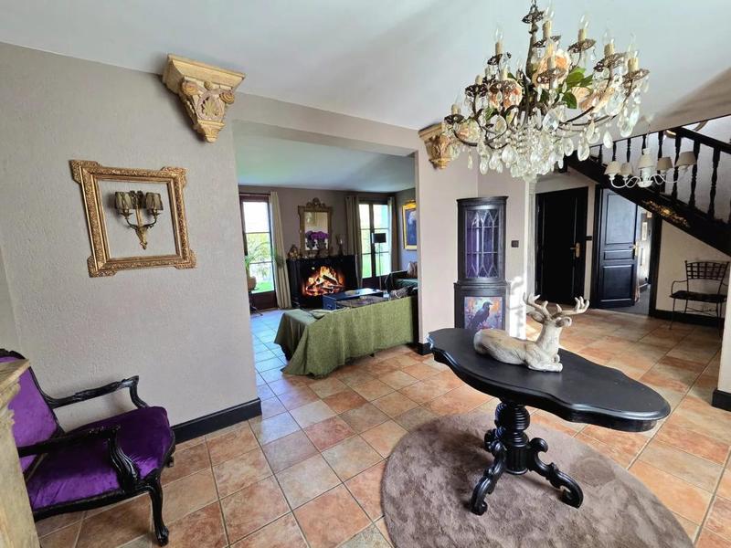 Maison - 206 m² - 14 pièces