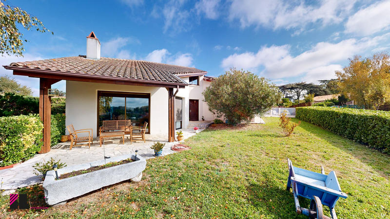 Maison - 142 m² - 5 pièces