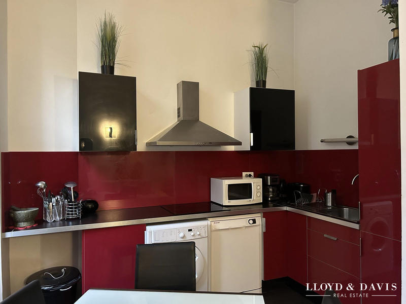 Appartement - 200 m² - 6 pièces