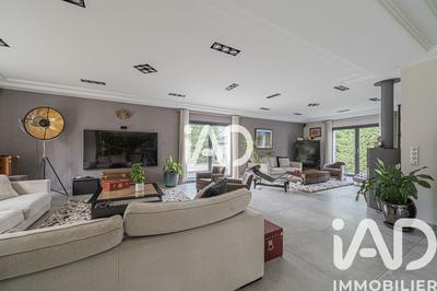Maison - 527 m² - 9 pièces