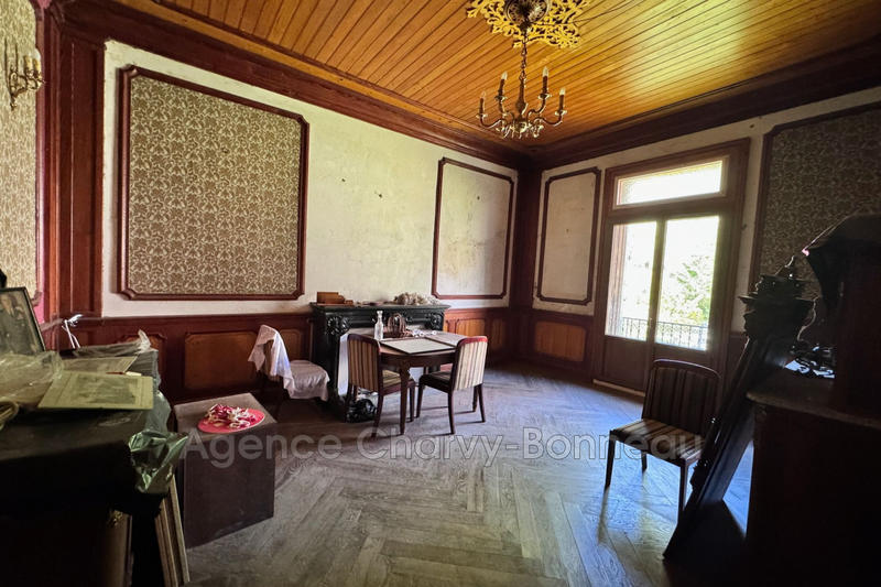 Maison - 238 m² - 9 pièces