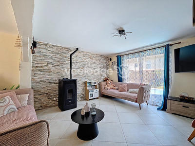 Maison - 90 m² - 5 pièces