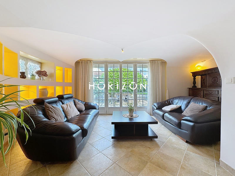 Maison - 201 m² - 6 pièces