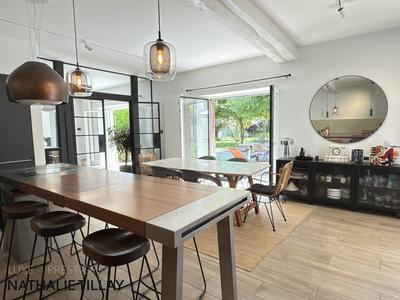 Maison - 380 m² - 11 pièces