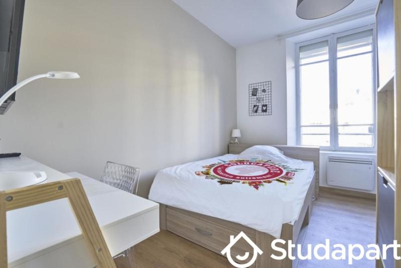 Chambre - 11 m² - 1 pièce