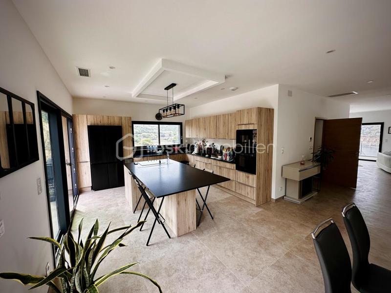 Villa - 228 m² - 4 pièces