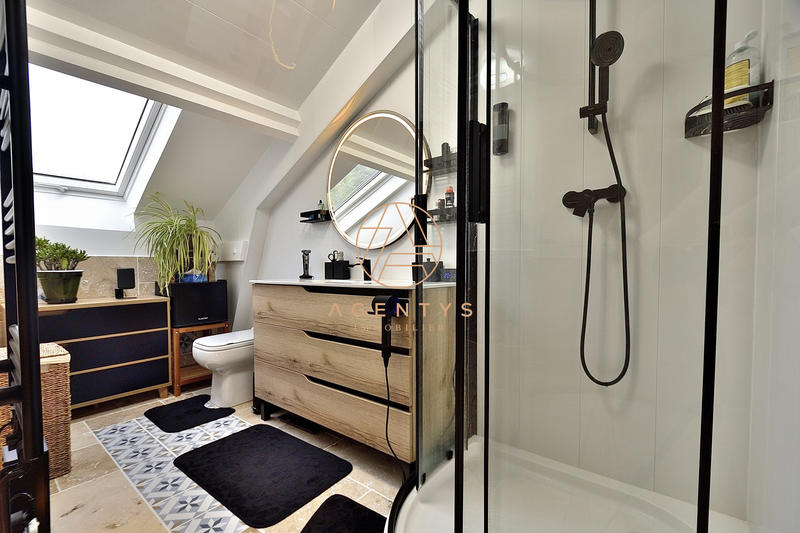 Maison - 175 m² - 6 pièces