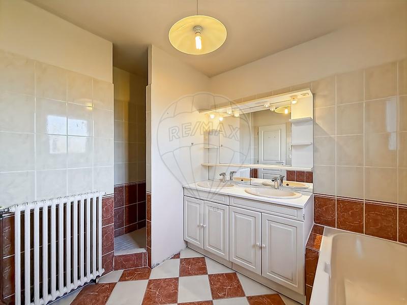 Maison - 120 m² - 6 pièces