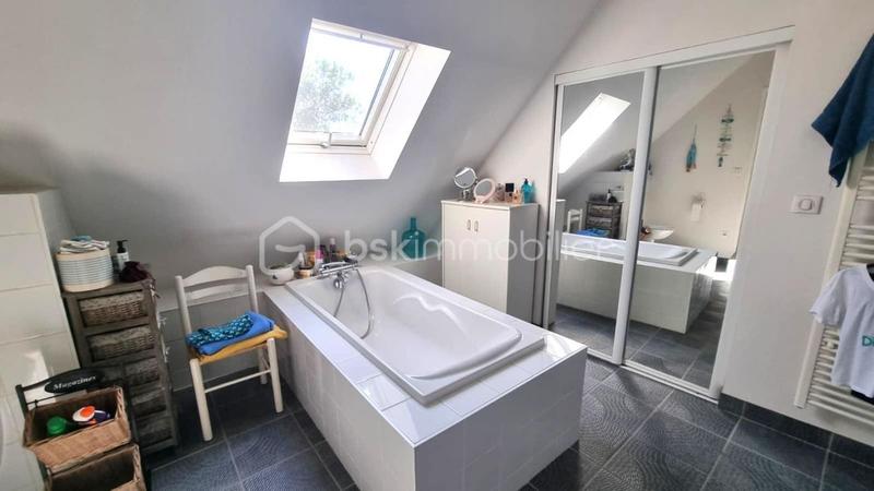 Maison traditionnelle - 180 m² - 5 pièces