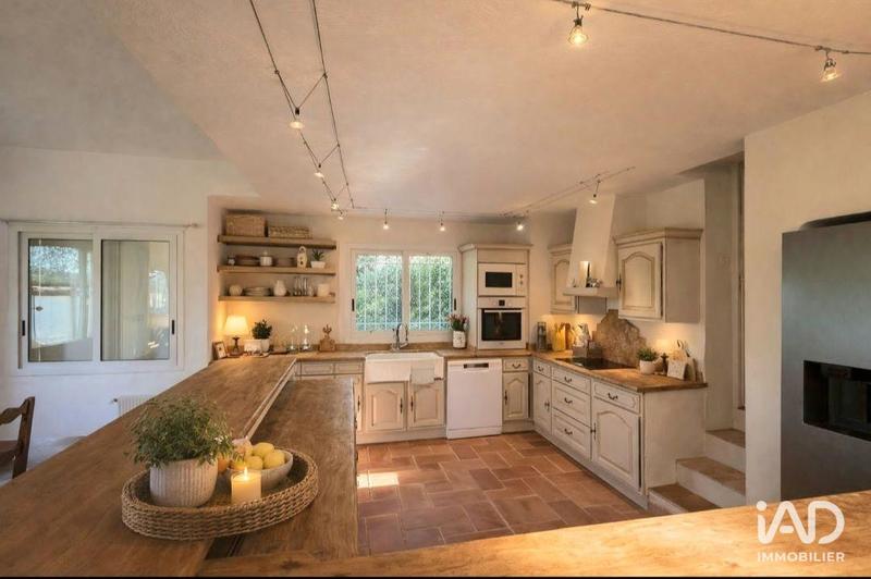 Maison - 215 m² - 5 pièces