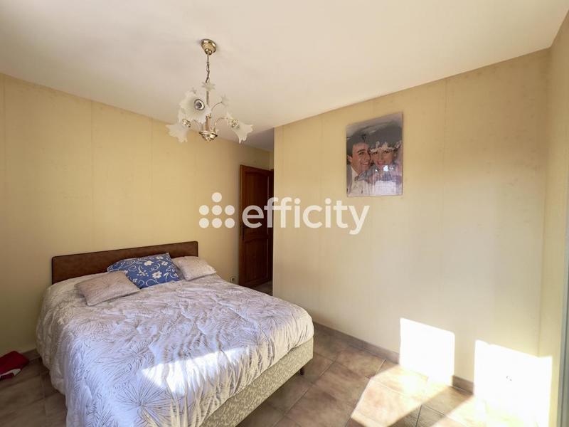 Maison - 220 m² - 7 pièces