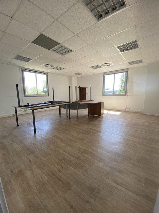 Bureau - 228 m²