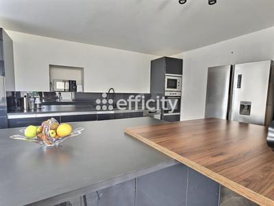 Maison - 136 m² - 4 pièces