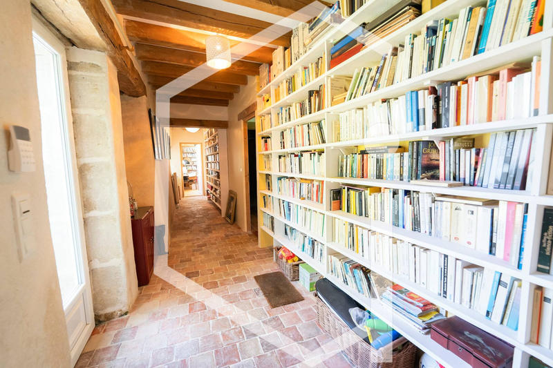 Propriété - 458 m² - 13 pièces