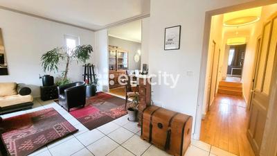 Maison - 157 m² - 7 pièces