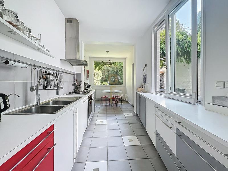 Maison - 210 m² - 8 pièces