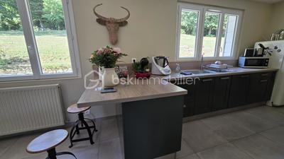 Villa - 230 m² - 9 pièces