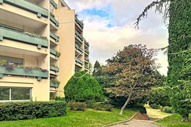 Appartement - 94 m² - 4 pièces