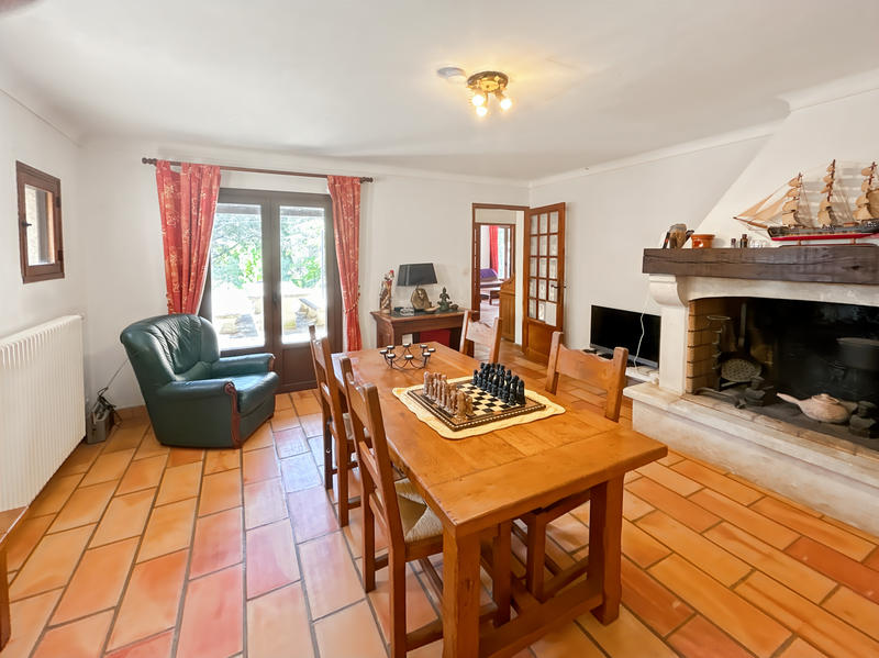 Maison - 250 m² - 10 pièces