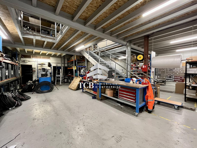 Local d'activités - 2 358 m²