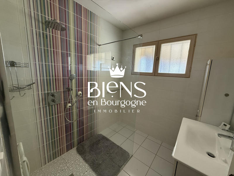 Maison traditionnelle - 174 m² - 7 pièces