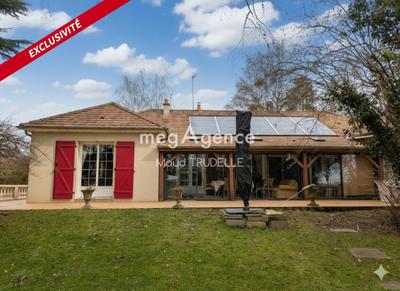 Maison - 408 m² - 14 pièces