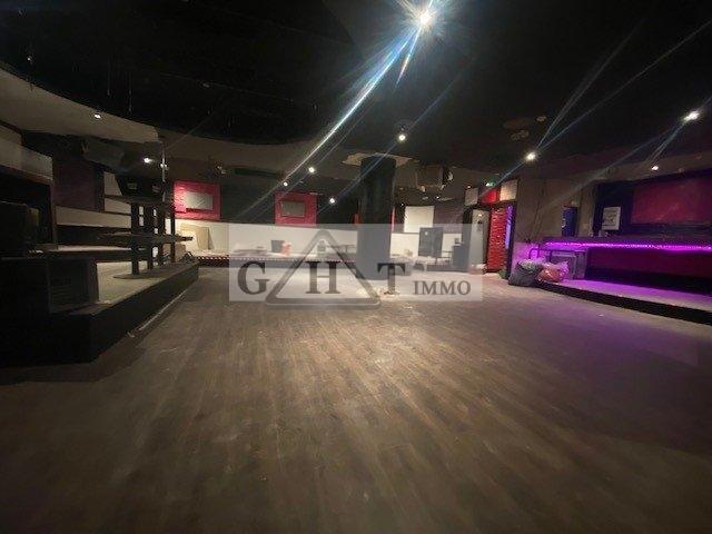 Local commercial - 630 m²