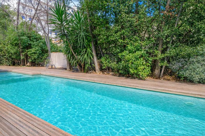 Maison - 350 m² - 6 pièces