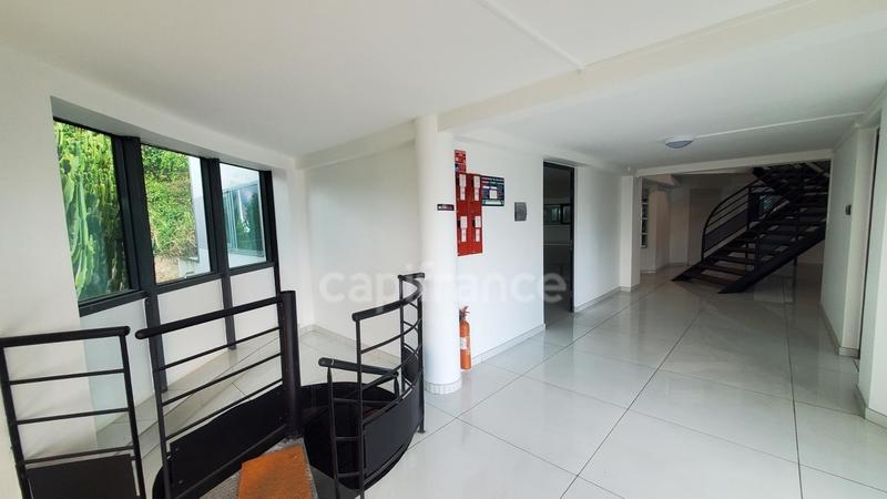 Bureau - 50 m² - 1 pièce