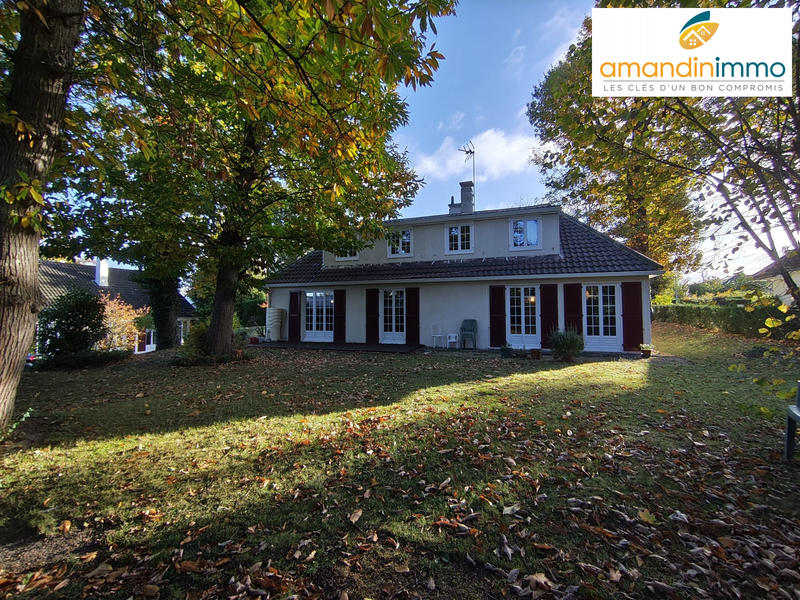 Maison - 172 m² - 8 pièces