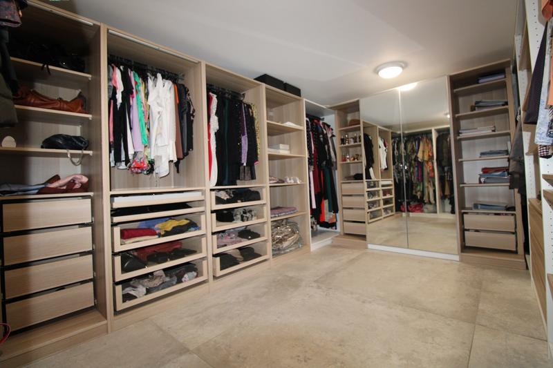 Maison contemporaine - 241 m² - 8 pièces