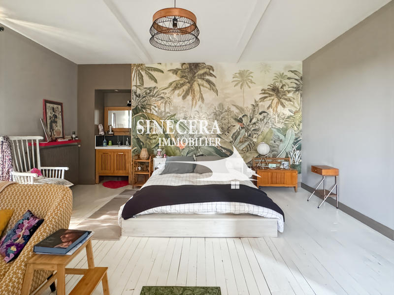 Maison - 260 m² - 9 pièces