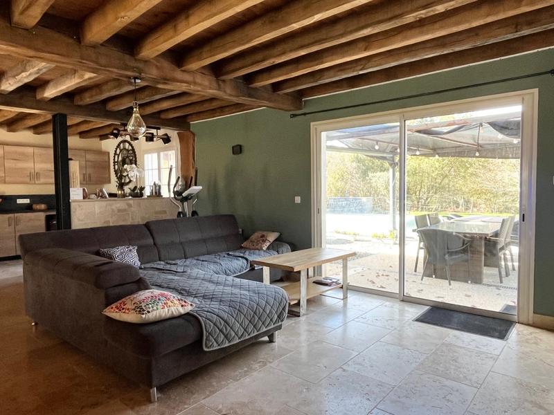 Maison - 261 m² - 7 pièces