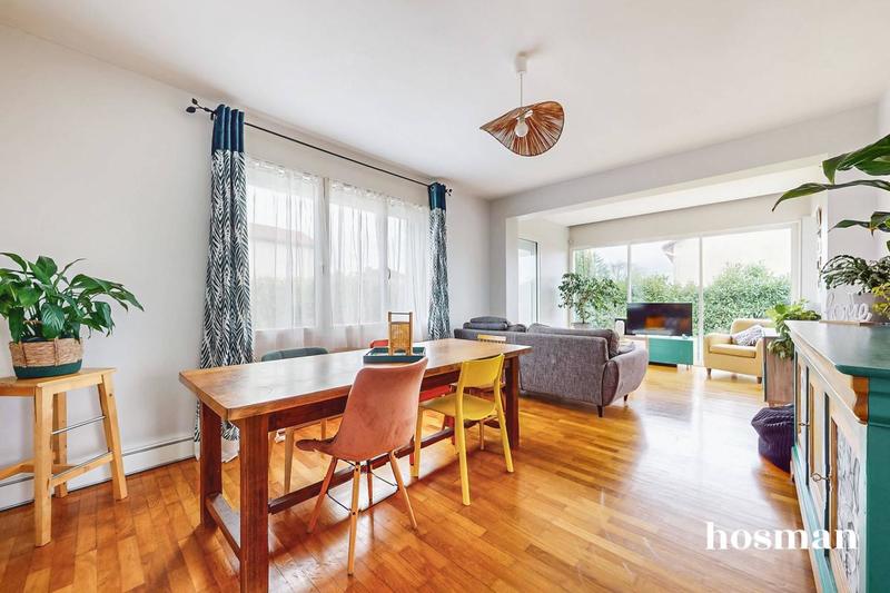 Maison - 200 m² - 7 pièces