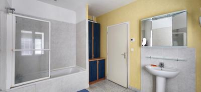 Maison - 370 m² - 9 pièces