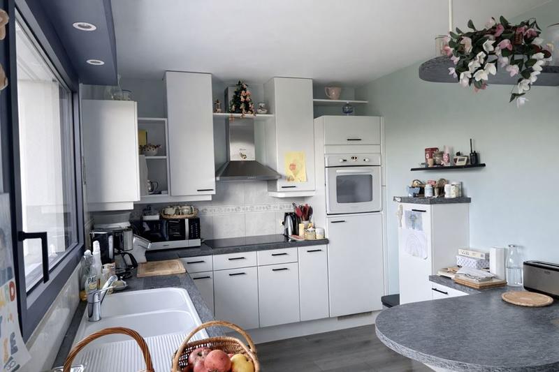 Maison traditionnelle - 219 m² - 7 pièces