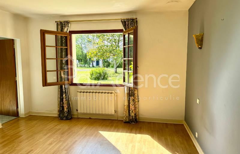 Maison - 205 m² - 7 pièces