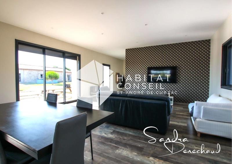 Maison - 240 m² - 7 pièces