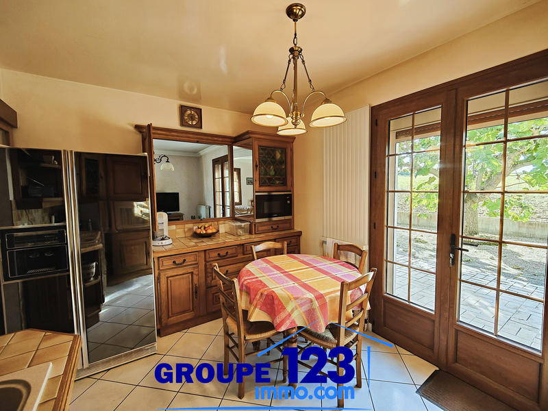 Maison - 182 m² - 9 pièces