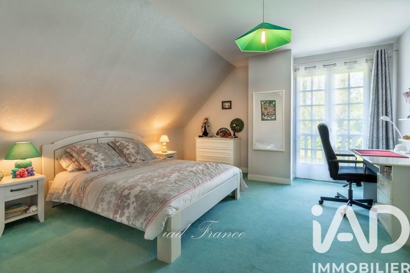 Maison - 246 m² - 9 pièces