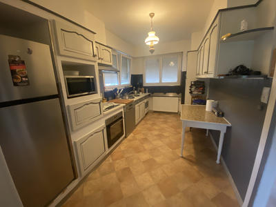 Propriété - 210 m² - 11 pièces