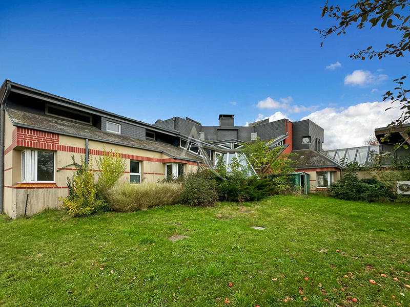 Maison - 320 m² - 12 pièces