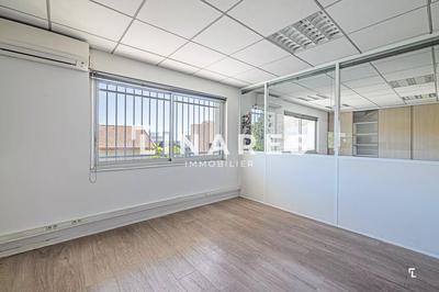 Local d'activités - 695 m² - 22 pièces