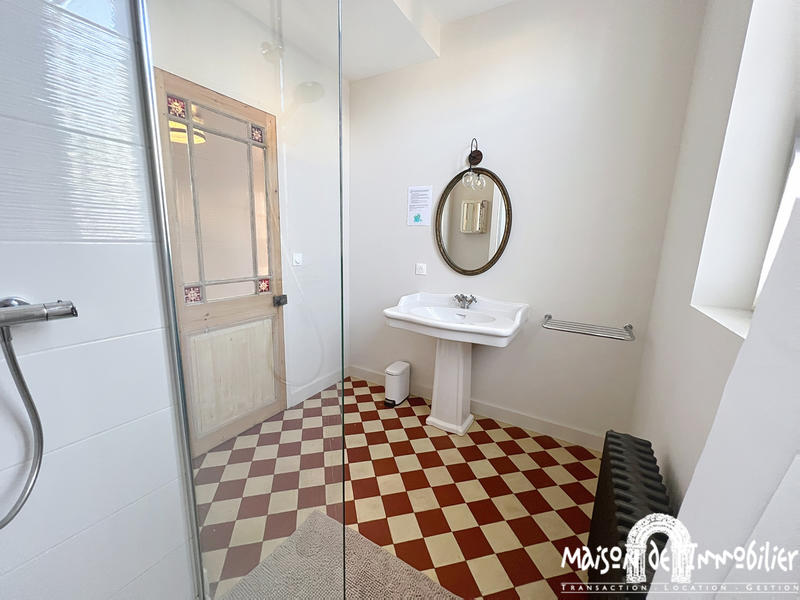 Maison - 187 m² - 7 pièces
