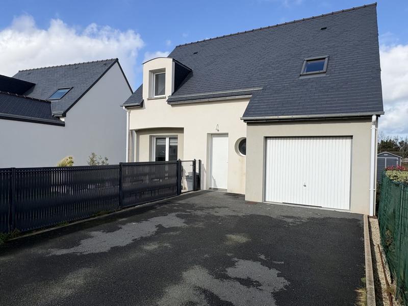 Maison - 96 m² - 5 pièces