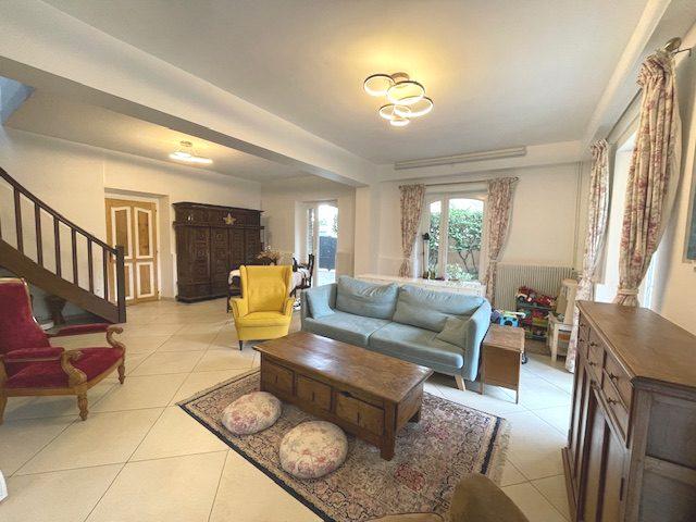 Maison - 195 m² - 8 pièces