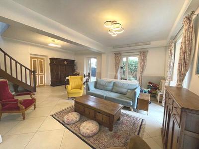 Maison - 195 m² - 8 pièces