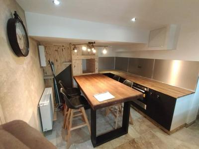 Propriété - 275 m² - 1 pièce